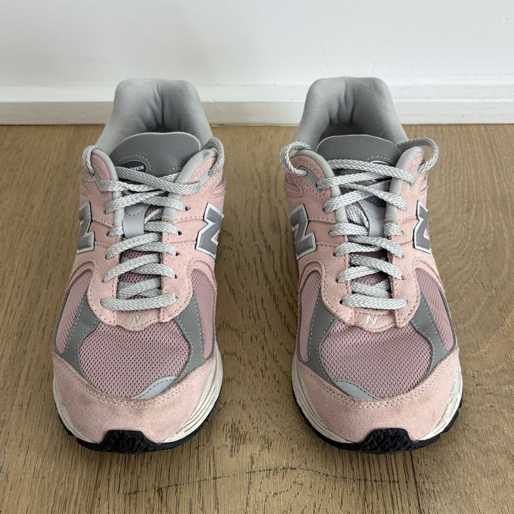 New Balance 2002R Mens Running Shoes Pink - Picture 2 of 4